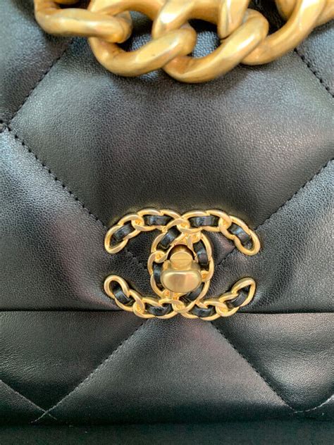 sacchetti chanel kijiji|lambskin Chanel wallet.